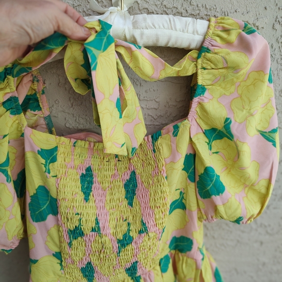 Milk &Honey floral smoked top - Picture 7 of 12